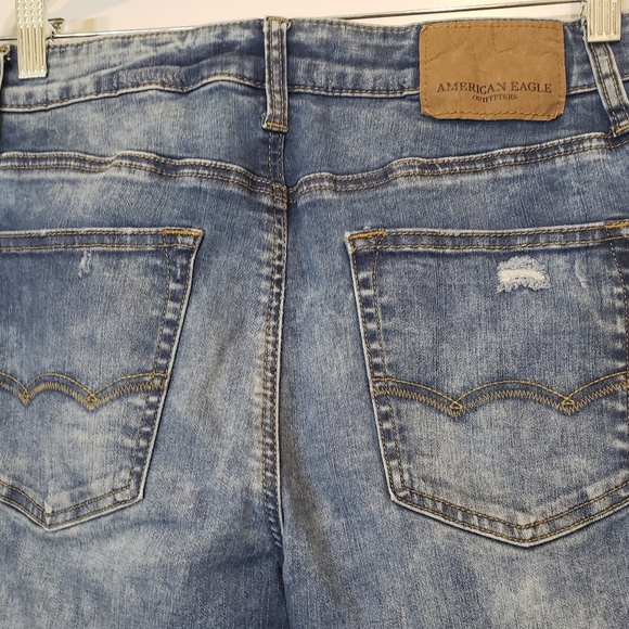 AEO Mens REAL Size 30 X 31  Extreme Flex Jeans Distressed Acid Wash - Picture 9 of 16